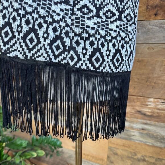 Freeway Black & White Tribal Fringe Tank Top Boho Festival Style sz M - Picture 7 of 13